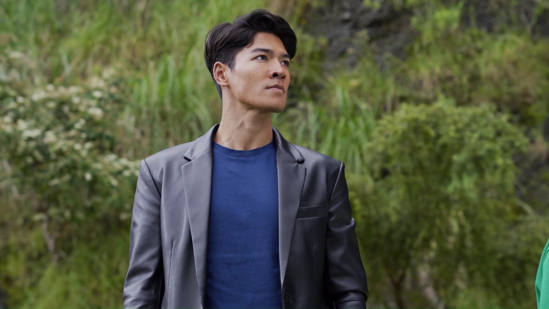 Ollie Akana / Ranger Cosmic Fury Bleu